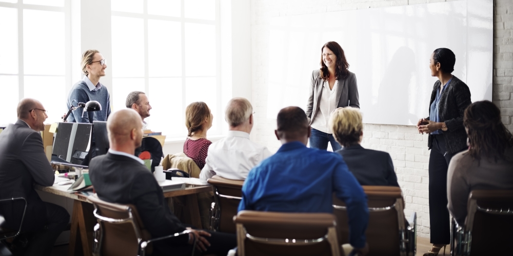 Katso koulutuksia kategorioittain